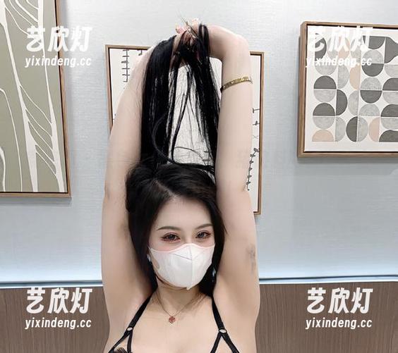 微密圈 - 黑色女仆装写真，猪饲料的视觉冲击不容小觑！