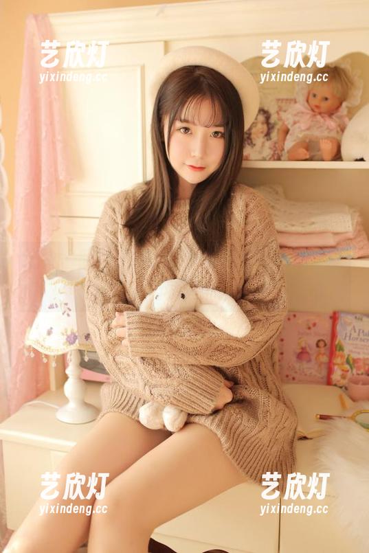 猫九酱的体操服，愣是把无圣光玩成了新风景。