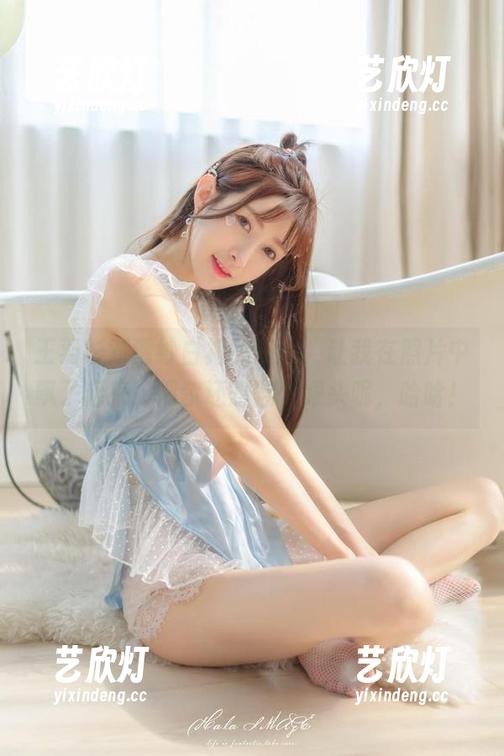 王羽杉 王羽杉对透纱白裙的演绎,让我在照片中飘了起来,偶尔还想翻个跟头呢,哈哈!
