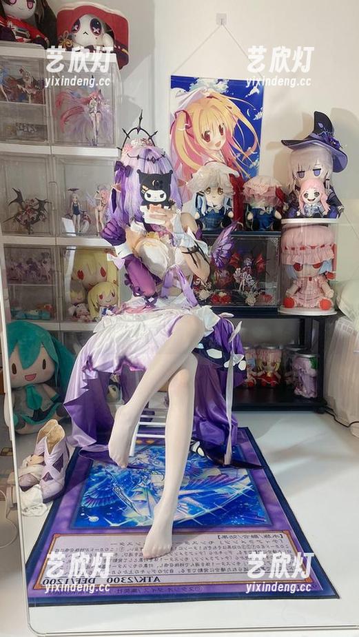 白栎Shirly 在白栎Shirly的视角下,温柔的COS与写真有多迷人?