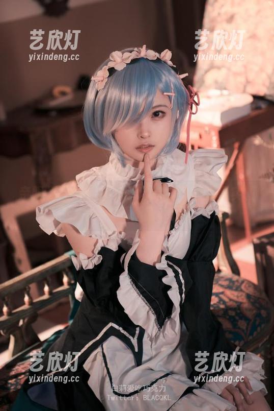 白莉爱吃巧克力 亲眼见证!白莉爱吃巧克力红裙的真实模样——原图就在这儿