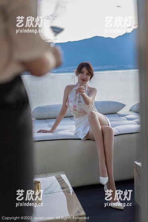 秀人网 - 遇见Lingyu：万圣节的套图，资源多到让你害怕！