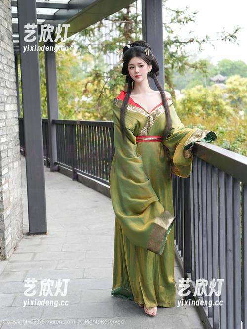 秀人网 - 看过古月小同学的高清美图，妹子们，这姐妹花简直是太能炸了！