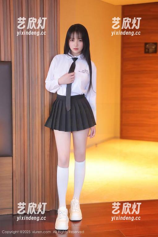 秀人网-夏晓Maggy 秀人网 - 皮衣+夏晓Maggy=美图图包的全新组合,真让人百看不厌!