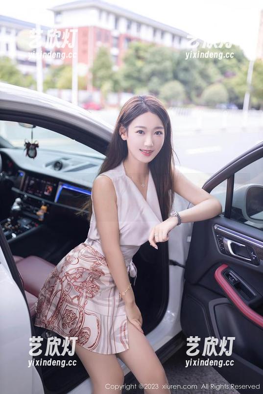 秀人网-尤Una娜 秀人网 - 尤Una娜的定制美脚:每一张图片都想让你停留得久一点