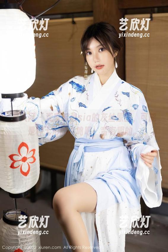 秀人网-希雅sia 秀人网 - 观察希雅sia的灰丝原图,可能是种无形的共鸣吧,蛮有趣的。