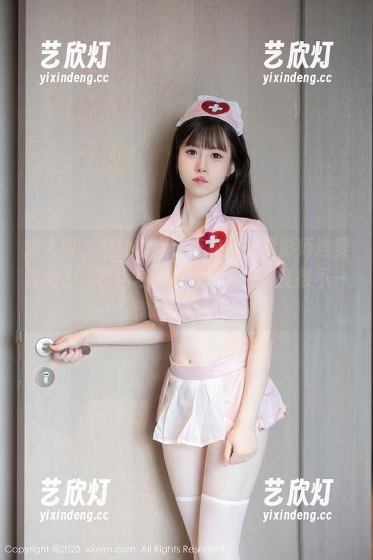 秀人网 - 当幼幼穿上连衣裙，摄影师选景真给力，精选写真令气氛几乎都变得不一样了。