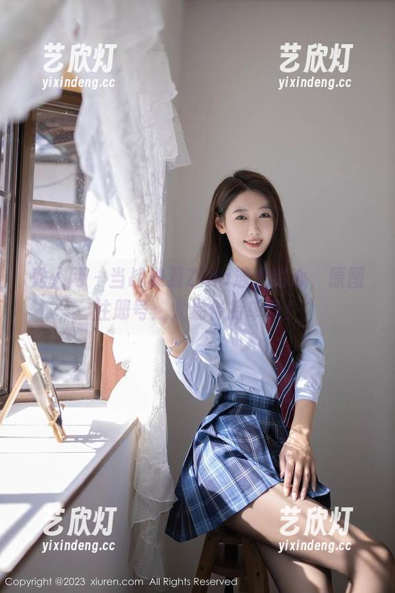 秀人网-战姝羽Zina 秀人网 - 当战姝羽Zina遇上甜心,原图注册号:尤易保持单身!