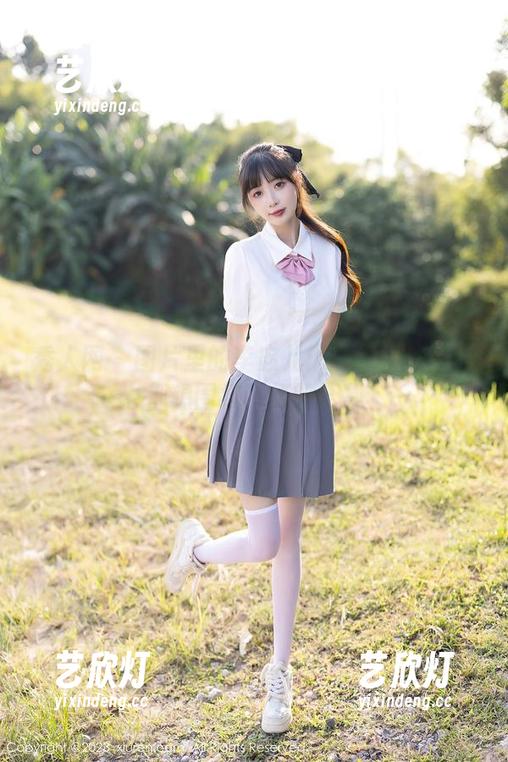 秀人网-李宓儿 秀人网 - 图片里的李宓儿:腰细得连蜜蜂都想围绕飞舞的合集