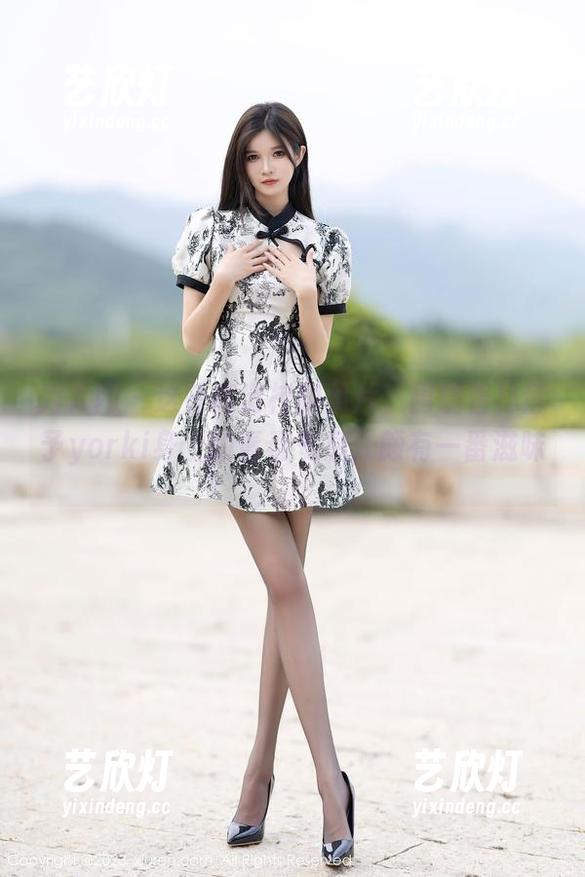 秀人网 - 这些高清校服照片，围绕着林昔予yorki身上的青春气息，颇有一番滋味。
