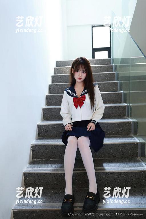 秀人网-白白Alina 秀人网 - 白白Alina的美图户外探险,下载时请自备纸巾!