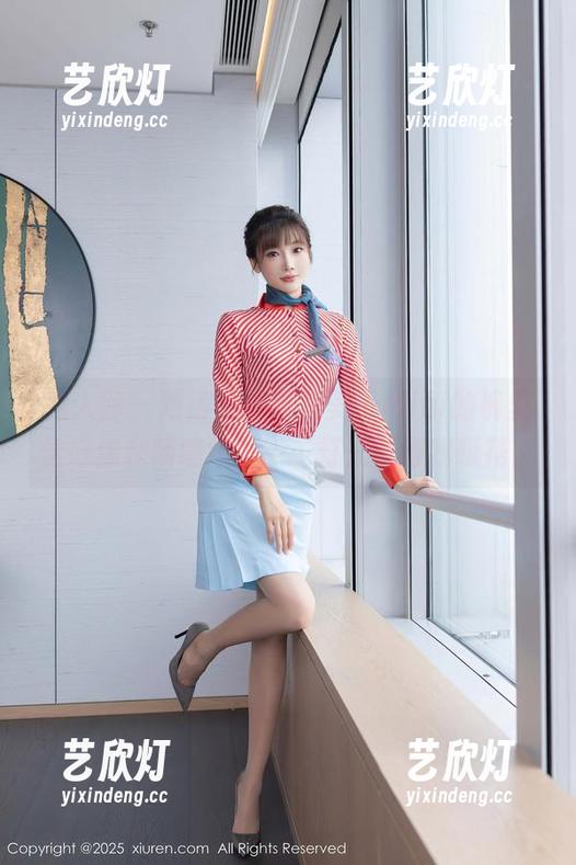 秀人网-糯美子Mini 秀人网 - 难得在线,糯美子Mini的裤里丝好像在喃喃细语……灯光打得我眼花。