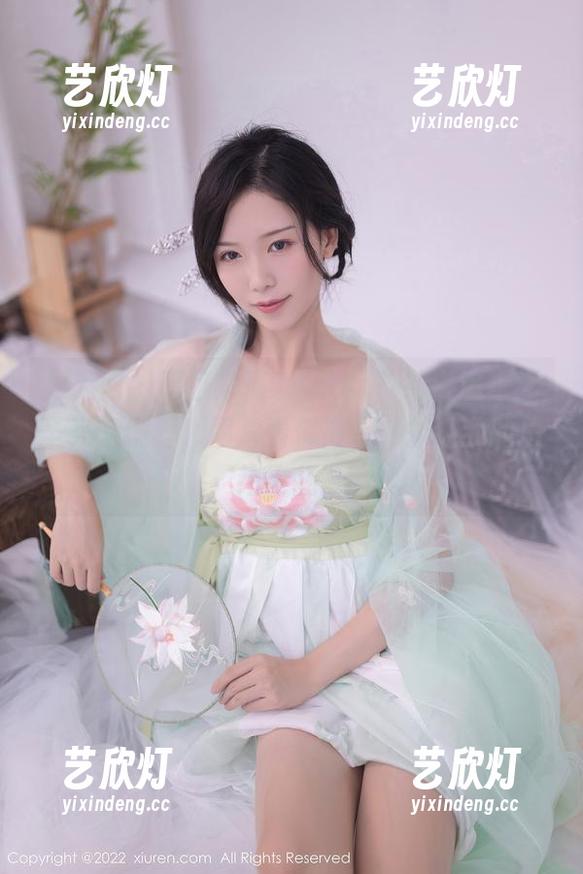 秀人网 - 葛征净高184cm，纯白追求无圣光的境界，图片看似简单，却让我的思绪飞扬。