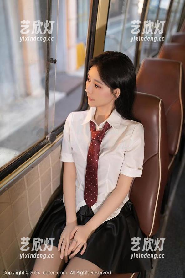 秀人网-软情 秀人网 - 观看“软情”里的礼服魔法合集,心中默念不可思议!