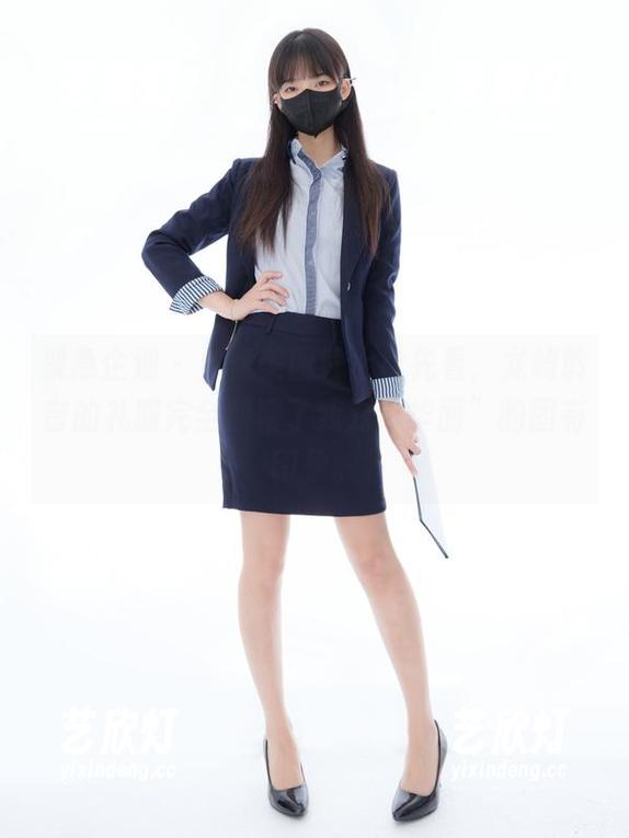 紧急企划-龙崎聆音 紧急企划 - 免费美图线上抢先看,龙崎聆音的礼服完全颠覆了我对“华丽”的固有印象。