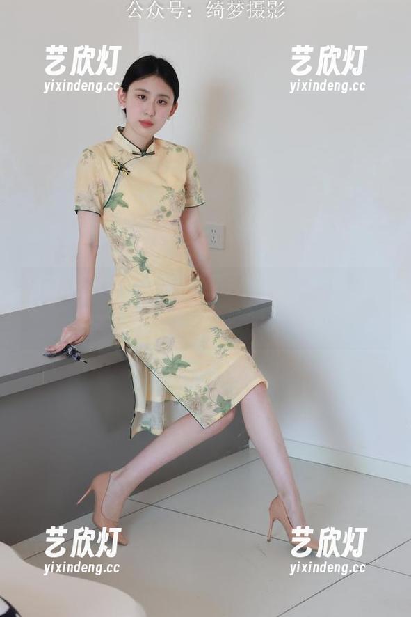绮梦摄影 - 莹莹又来了，分享这组最新的修女写真，通向烦恼的另一面？