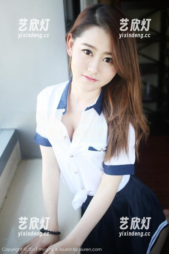 美媛馆-Toro羽住 美媛馆 - Toro羽住的网袜:告别模糊,来一场高清的腿部秀
