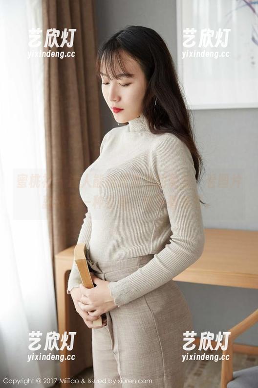 蜜桃社 - 没人能抵抗真希的美腿，看图片就像是一种罪受，快下载来吧。