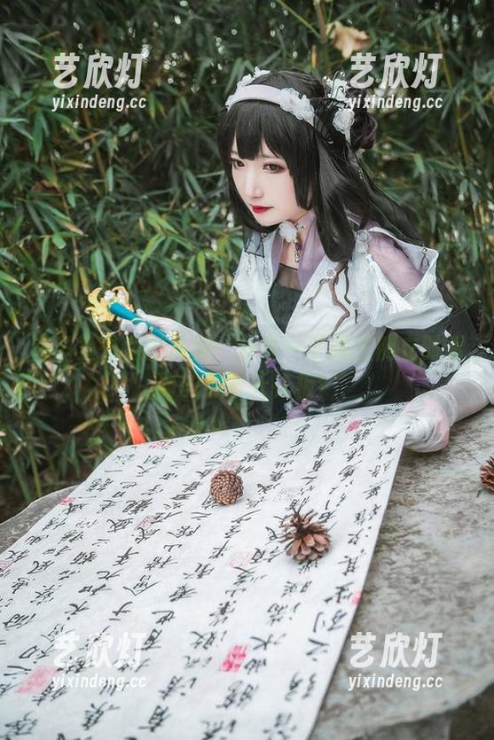 许多鱼鱼鱼 许多鱼鱼鱼的瑜伽:分享一下我在倒立时看到的那些天花板!