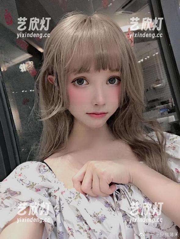 哎呀，新套图又来了！超级小禾儿和她的魔女安洁，像是被施了特别的咒语一样。