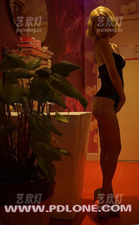 轰趴猫 - 陈雅漫写真：人人都想拍到的女神，结果我却更想问“你的化妆师是哪个神奇的生物？”