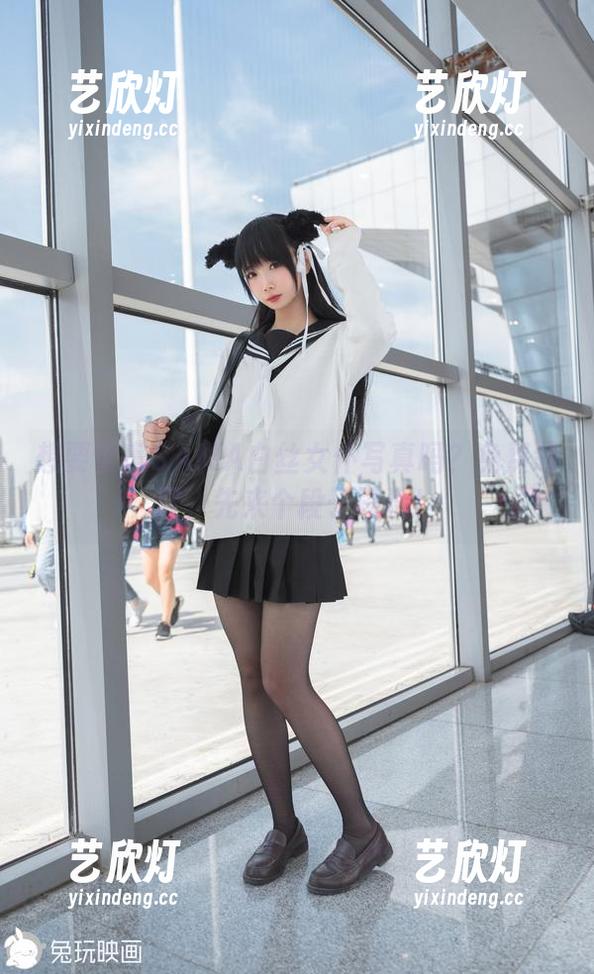 雪琪SAMA 想要雪琪SAMA白丝女仆写真吗?免费领取,先来个段子再说!