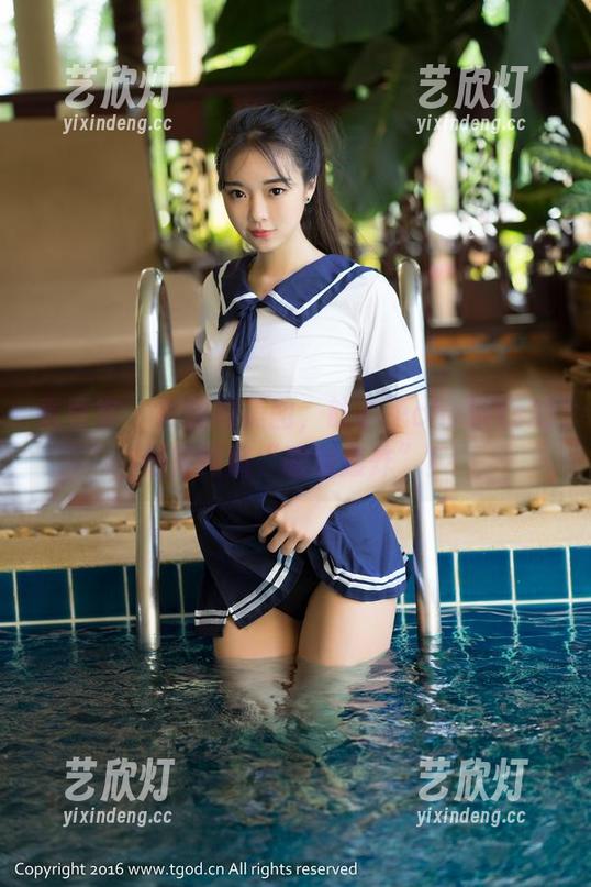 青豆客-歆小兔chobits 青豆客 - 美图啊美图,歆小兔chobits的长腿纯属“眼球轰炸”!
